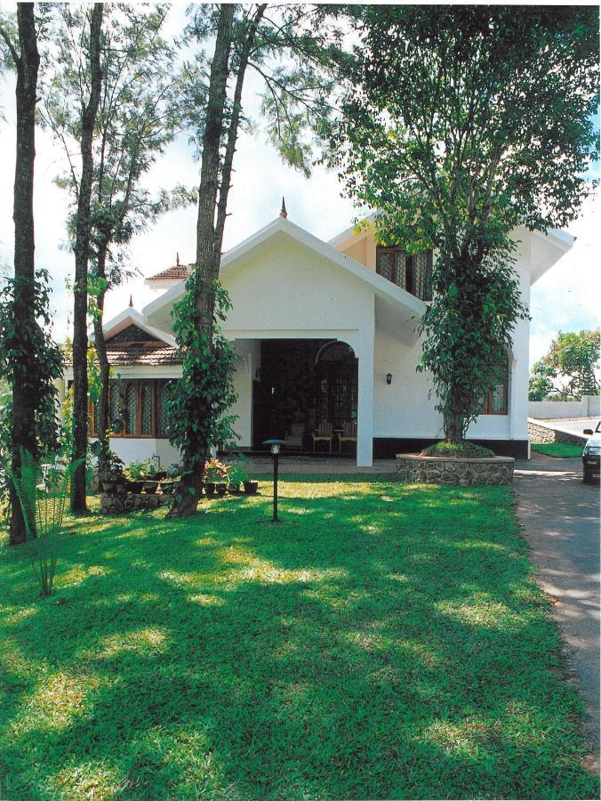 טקאדי Hotel Treetop מראה חיצוני תמונה